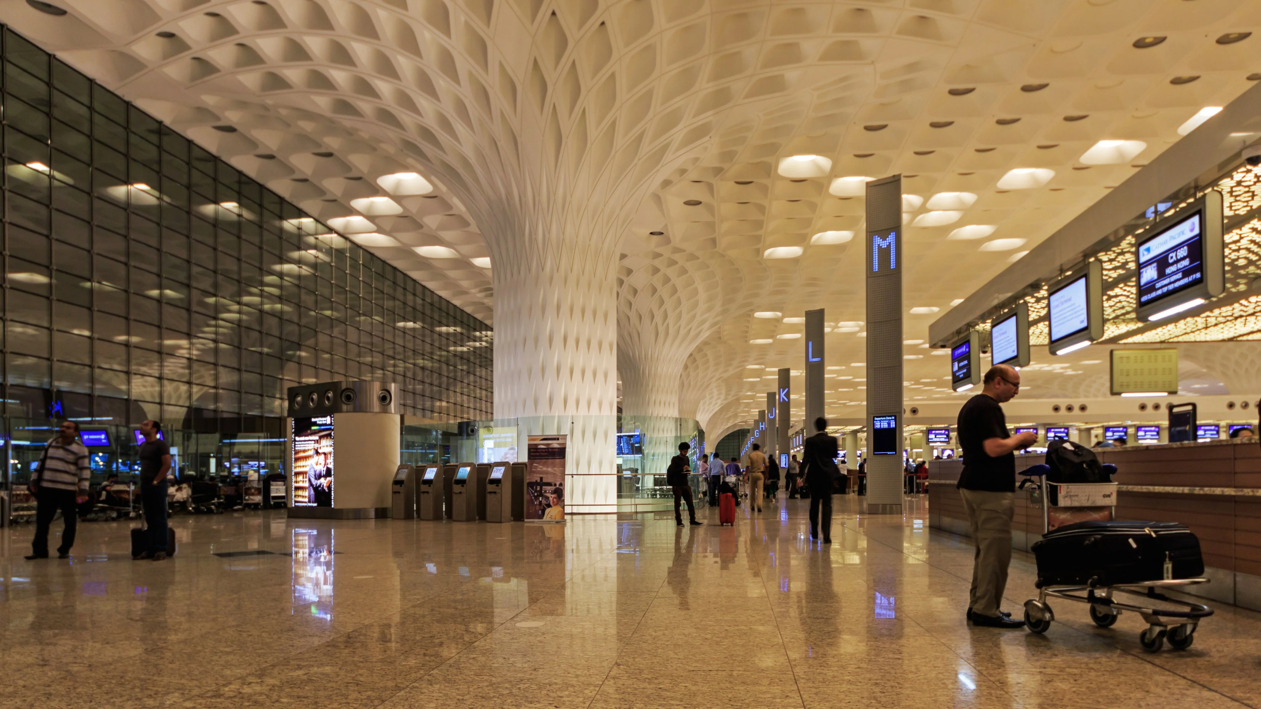 Mumbai Airport to introduce hybrid power project