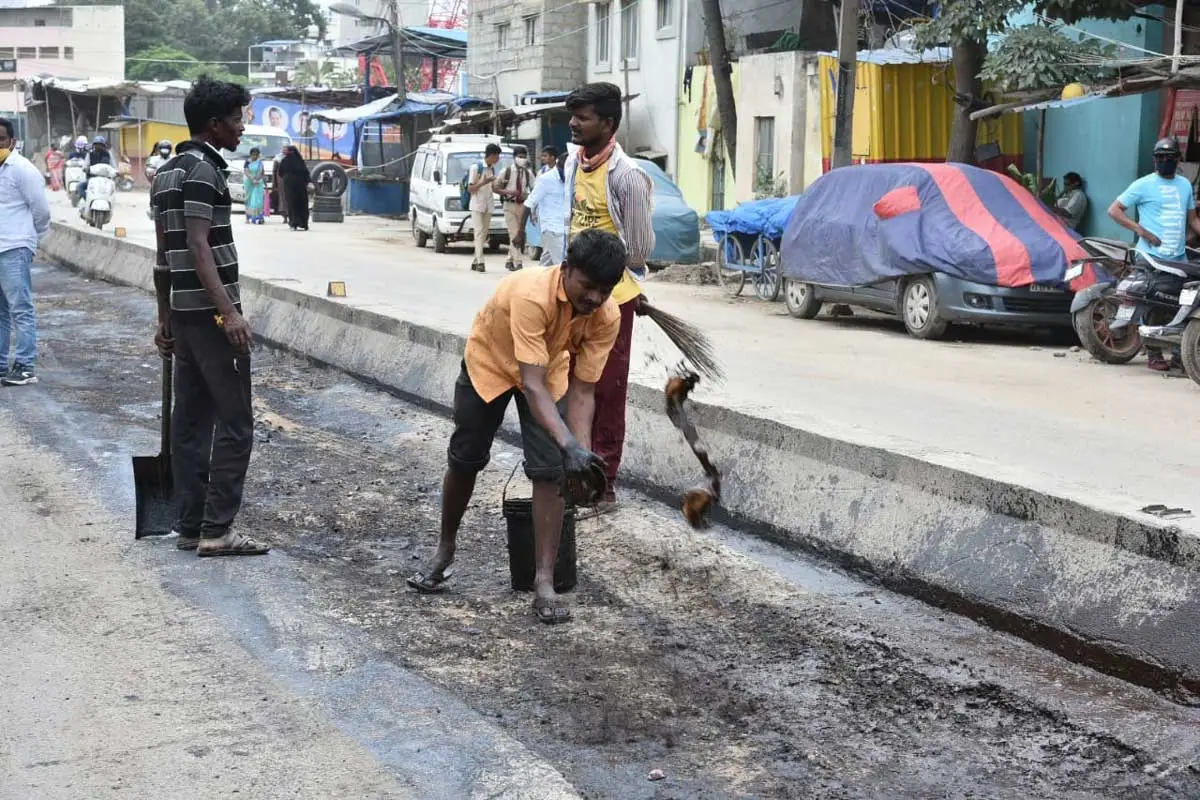 Karnataka HC directs NHAI to inspect quality of pothole filling work