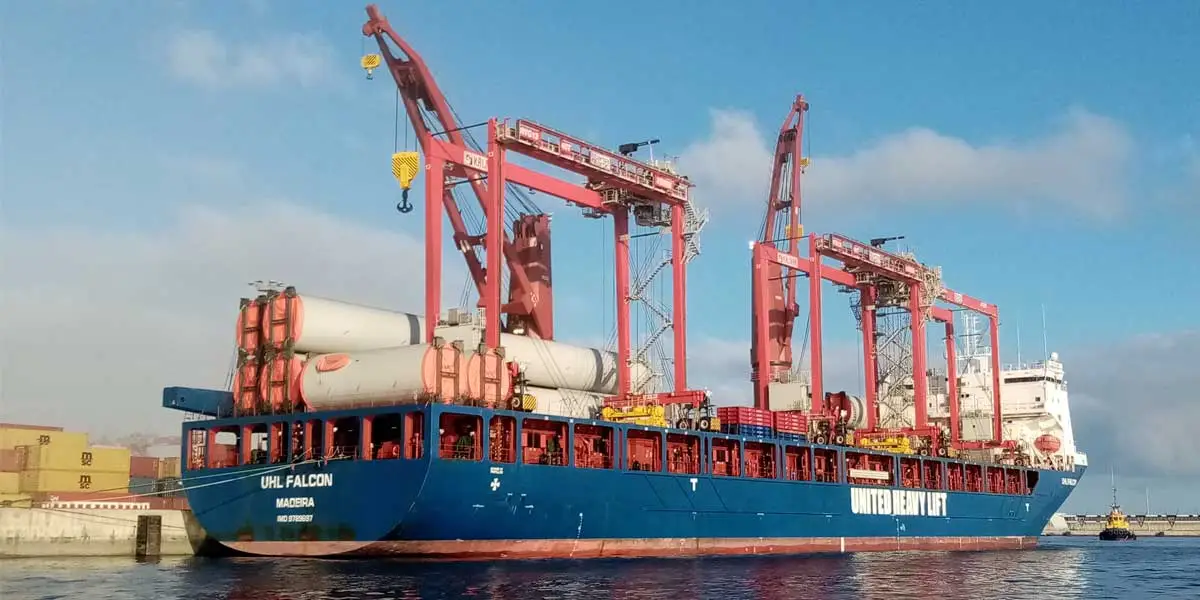 President Murmu lays foundation stone for projects at Kandla Port