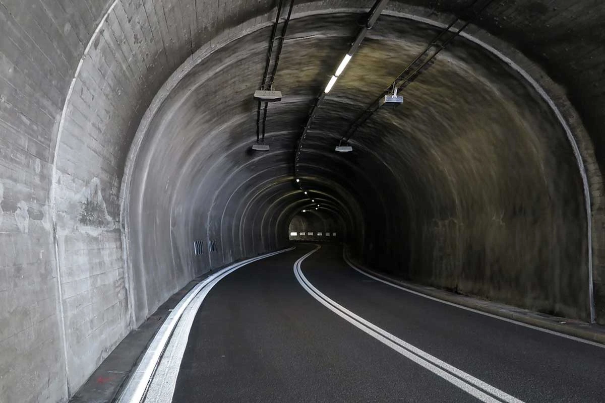 Progress in Airoli Katai Naka project: Left tunnel ones in both sides