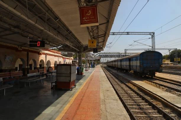 RLDA to redevelop Delhi’s 2 stations into world-class rly station
