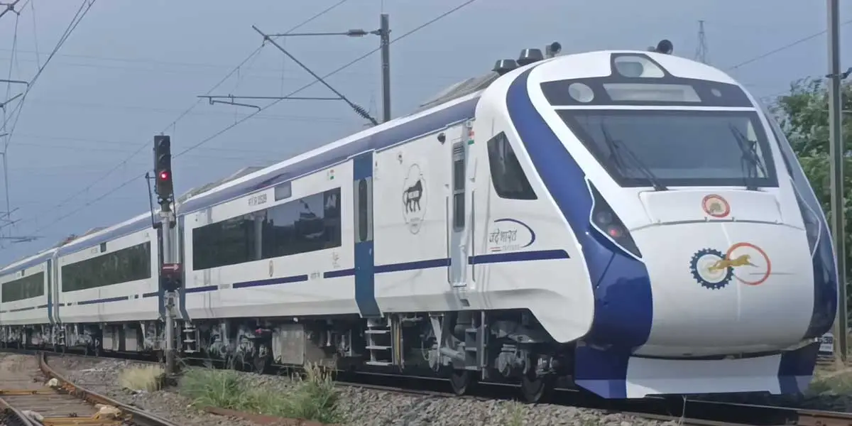 BEML, ICF forge ahead to unveil Vande Bharat Sleeper Train